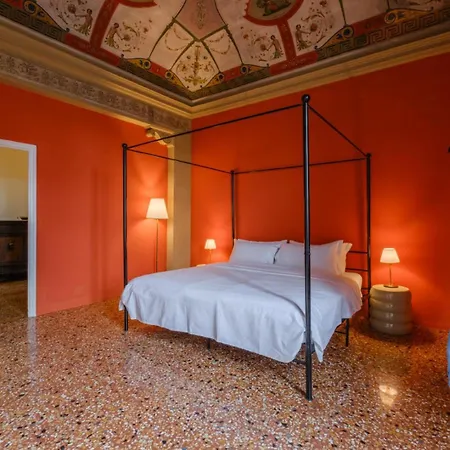 Apartment Unique Luxury Penthouse With Frescoes And Charm Bologna