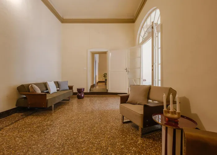 Unique Luxury Penthouse With Frescoes And Charm 볼로냐